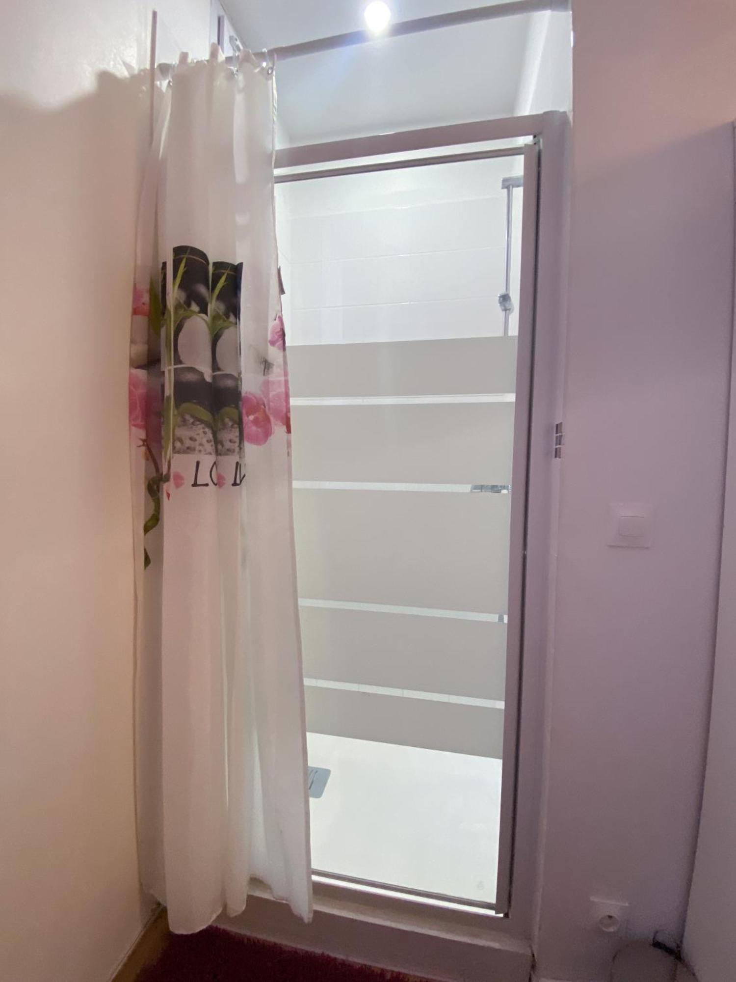 Nice Apartment Ideal To Visit Paris Clichy Dış mekan fotoğraf